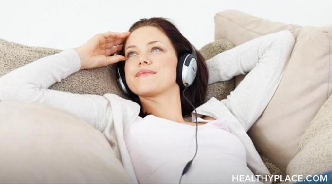 I use noise-canceling headphones to drown out the sounds of loud public spaces. Learn how they help my schizoaffective anxiety at HealthyPlace.
