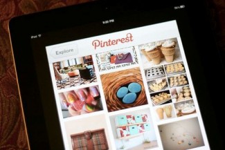 Pinterest can be a helpful outlet in that it provides distractions for those with self-harm urges. Read 3 ways Pinterest can help distract from self-injury.
