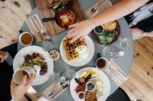 Eating mindlessly can easily impact binge eating disorder recovery. Here are tips on how to stop mindless eating and control your BED. Take a look.